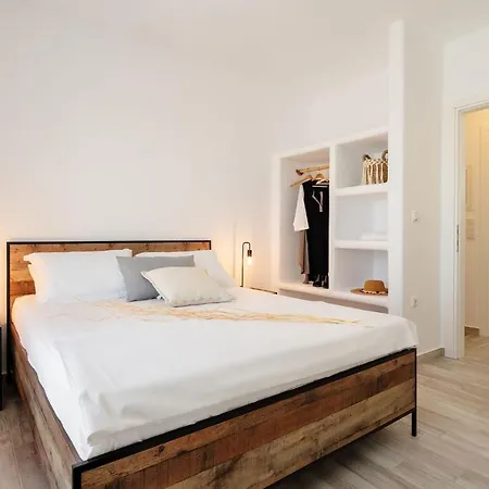 Villa Nausica, Steps From The Beach *