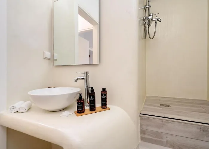 Villa Nausica, Steps From The